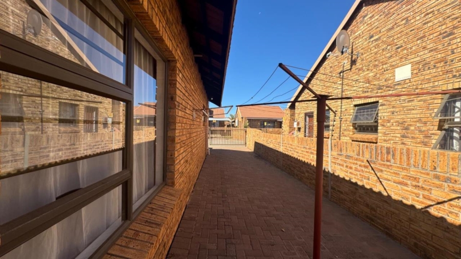 2 Bedroom Property for Sale in Riviera Northern Cape